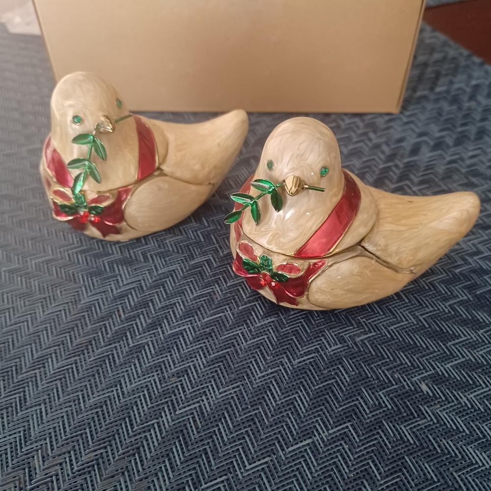 Christmas Dove Set For Tealight Candles By BOMBAY